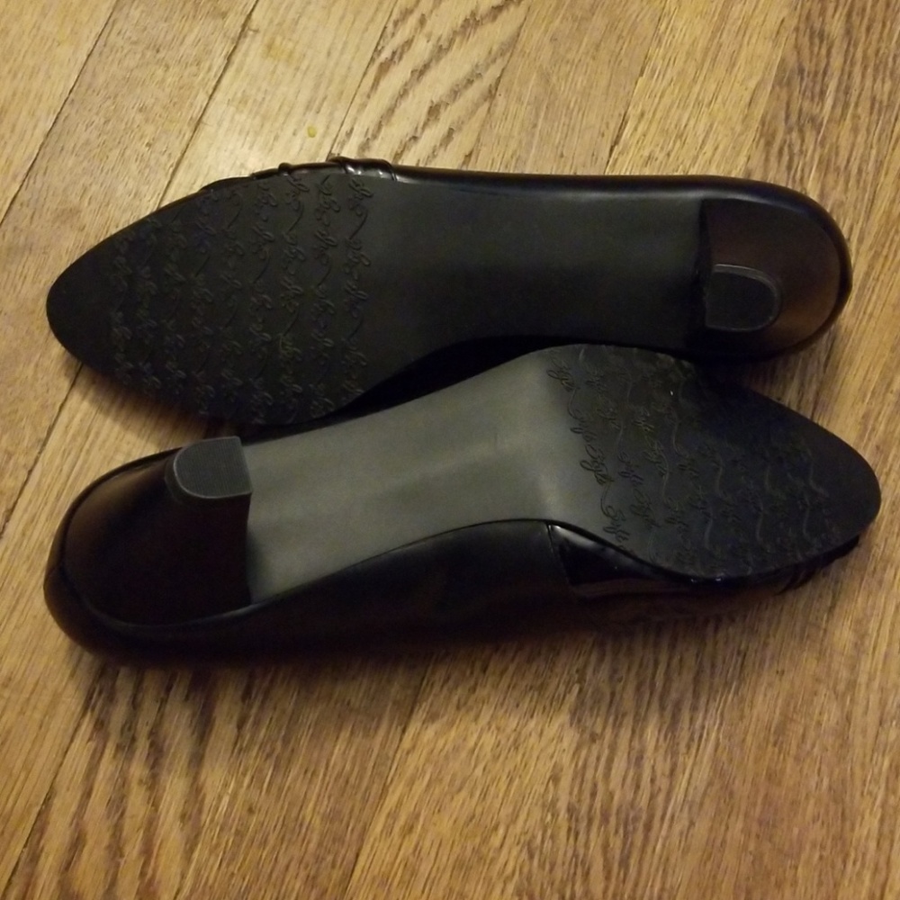 Soft Style Hush Puppies High Heels - Picture 5 of 6